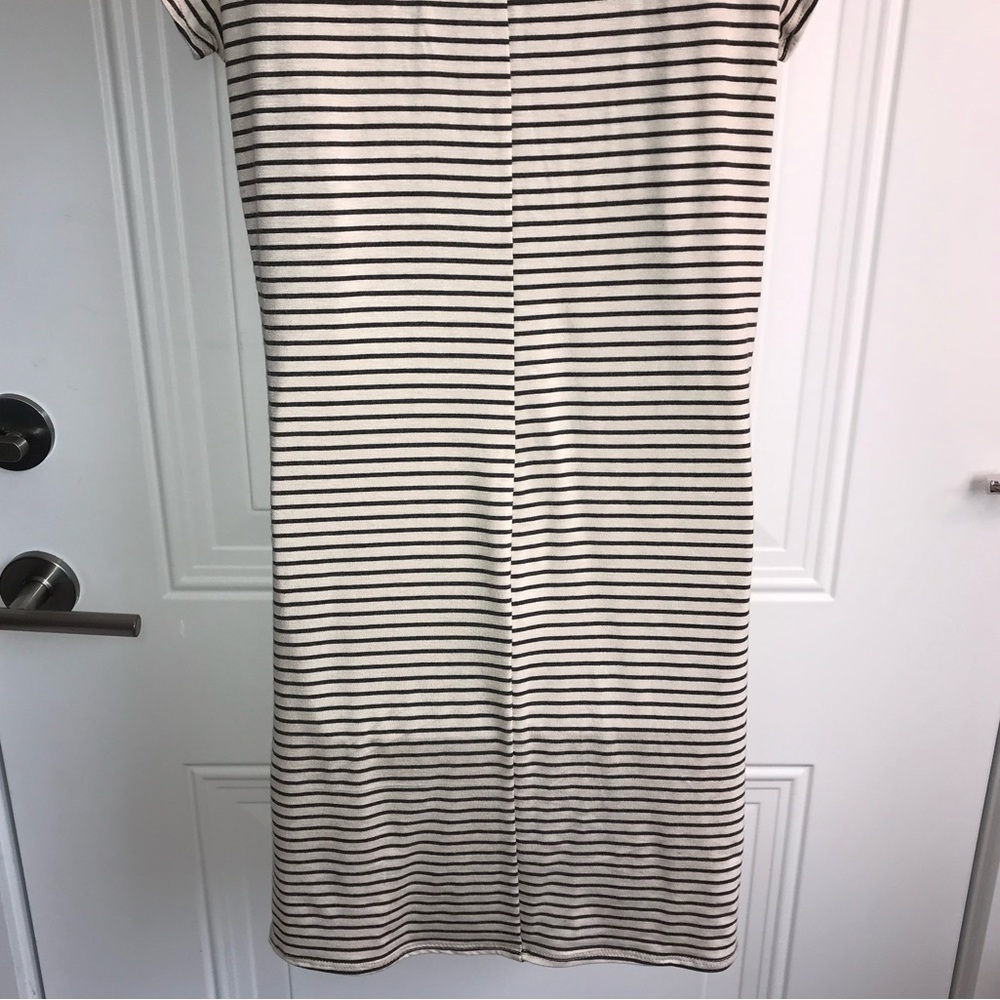 🔴 4/$15 Forever Rose striped ss dress with attached necklace in size Jrs XL NWT - Picture 9 of 11